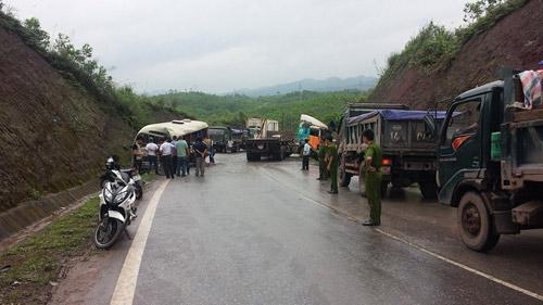Quảng Ninh: Tai nạn thảm khốc, 11 người thương vong 